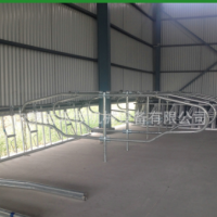 內(nèi)蒙古廠家直供人性化設計牛臥欄 雙體牛臥床 現(xiàn)代化養(yǎng)殖設備